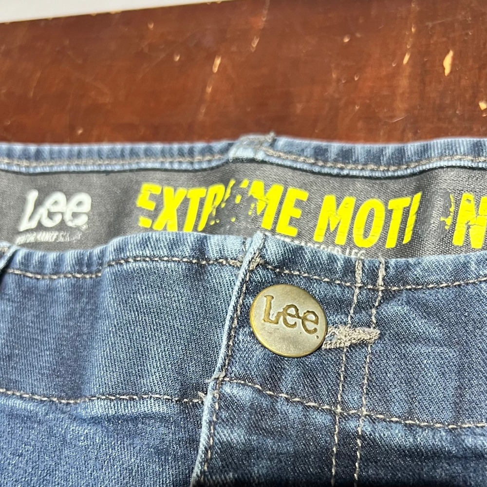 Lee Extreme Motion Mens Straight Leg Jeans 38x34 Medium Wash Blue Denim Pants - Picture 5 of 11